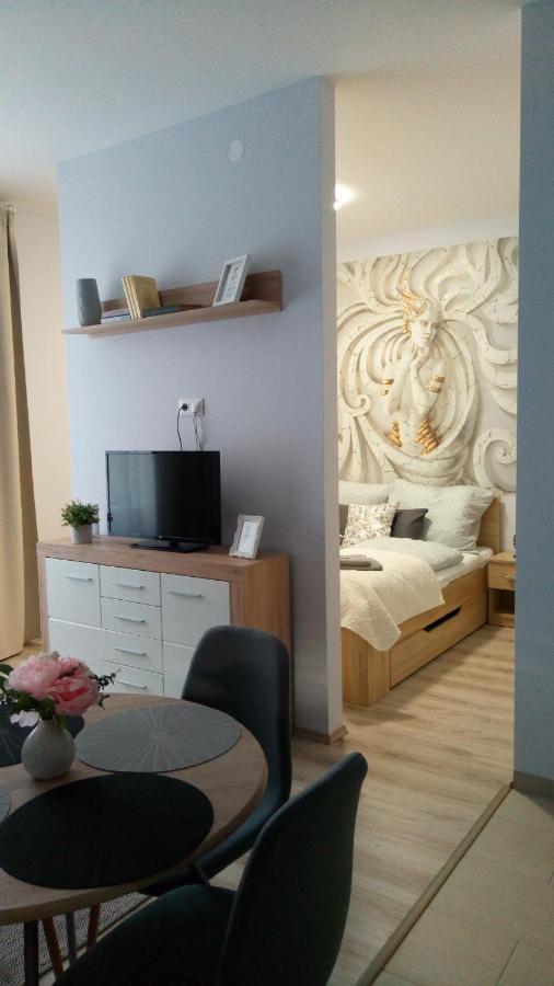 Loli Apartman Miskolc Exterior photo