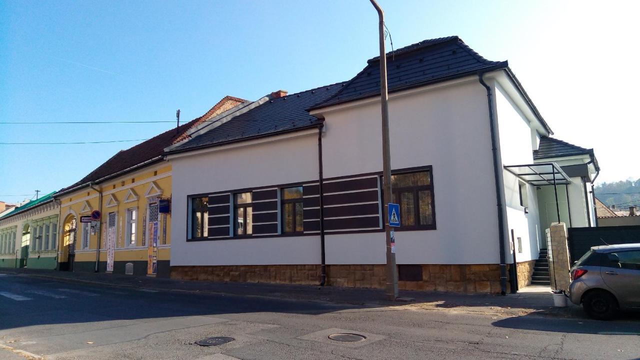 Loli Apartman Miskolc Exterior photo
