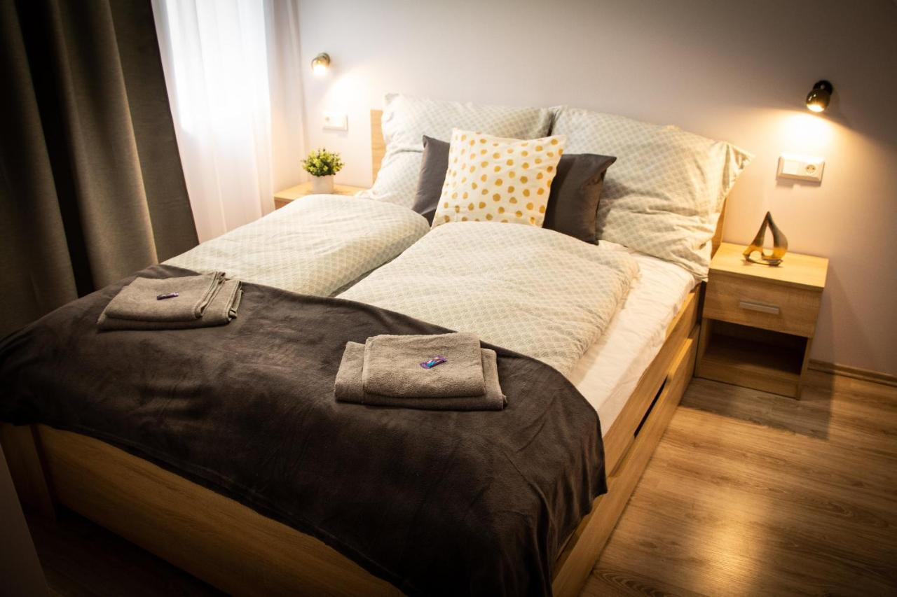 Loli Apartman Miskolc Exterior photo