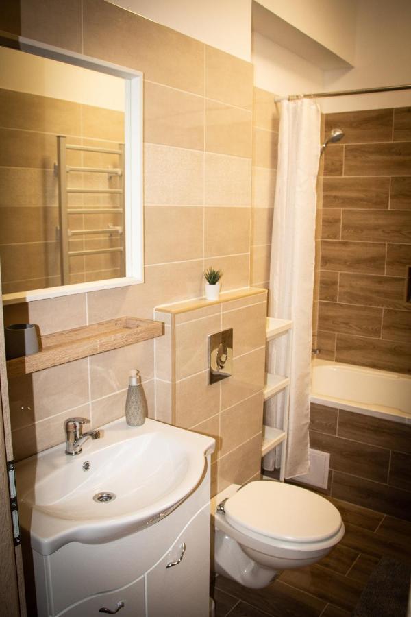 Loli Apartman Miskolc Exterior photo